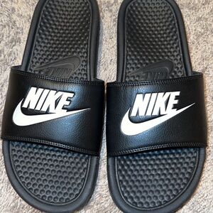 Mens Nike Slippers size 9